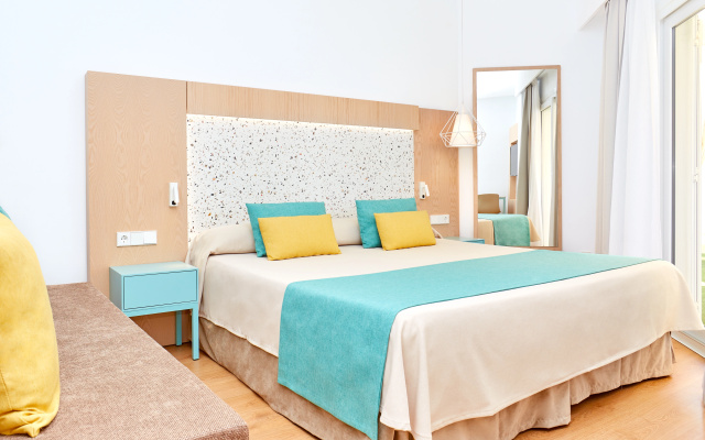 Universal Aparthotel Elisa