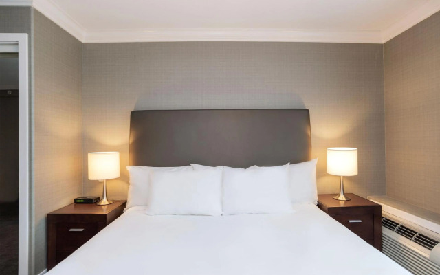 Sandman Hotel Vancouver Airport