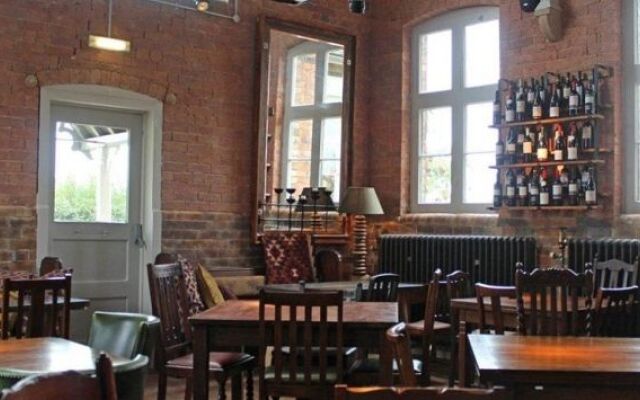 The Cholmondeley Arms Inn - Good Pub Food - B&B in Cheshire