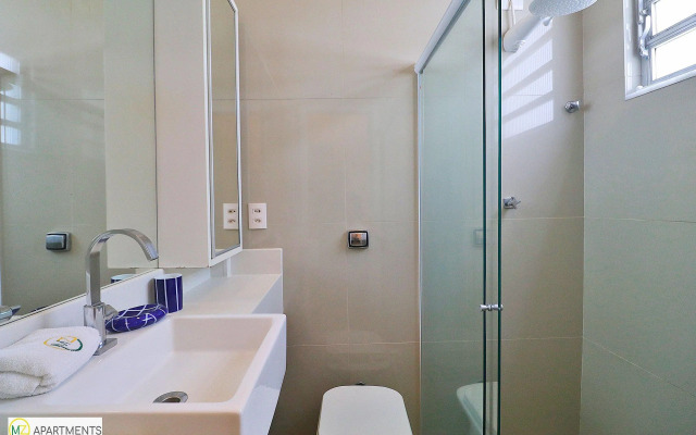 Studio moderno e silencioso na quadra da praia em Ipanema!