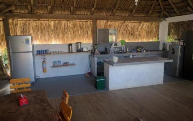 El Zoo Hostel & Pool