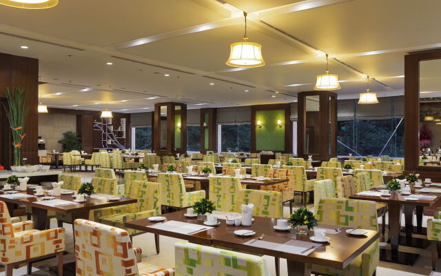 Central Palace Hotel