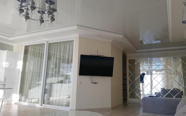 J.R Apartment in the sea