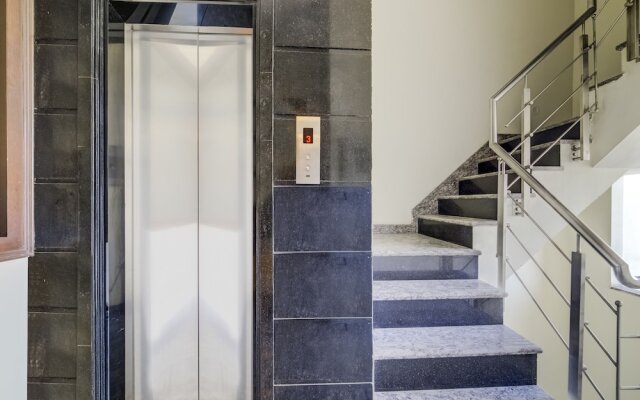 OYO 9553 Hotel Kings Plaza