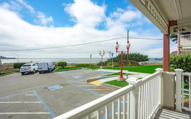 Pacifica Beach Hotel