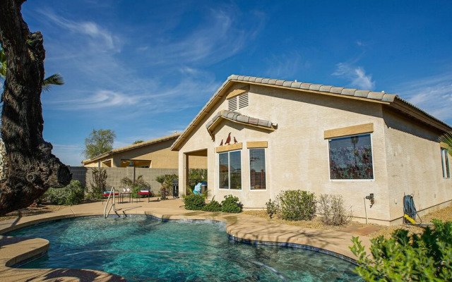 120th Avondale 3 Bedroom Home by RedAwning