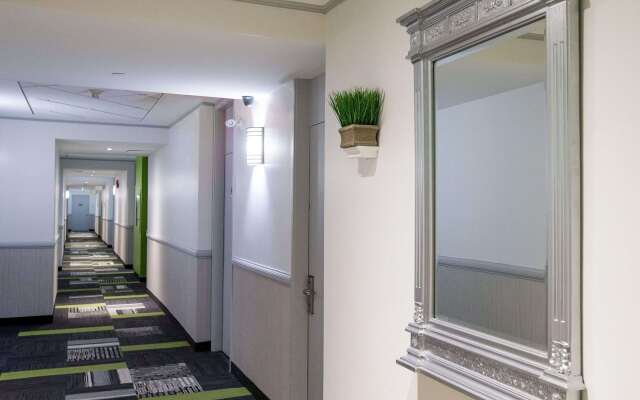 Quality Inn & Suites Brossard