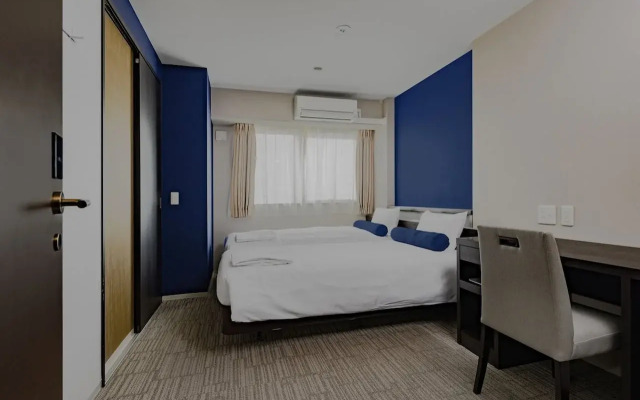 Shinsaibashi Crystal Hotel