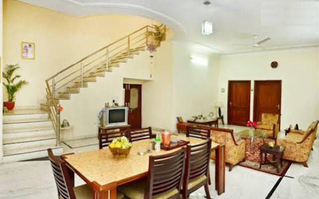 Pink City Home Stay
