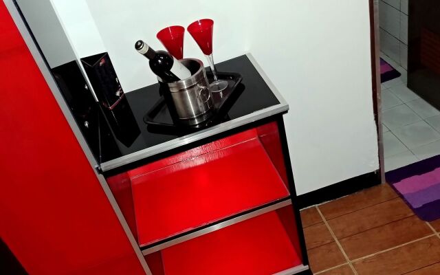 Micky Santoro Hotel & Restaurant