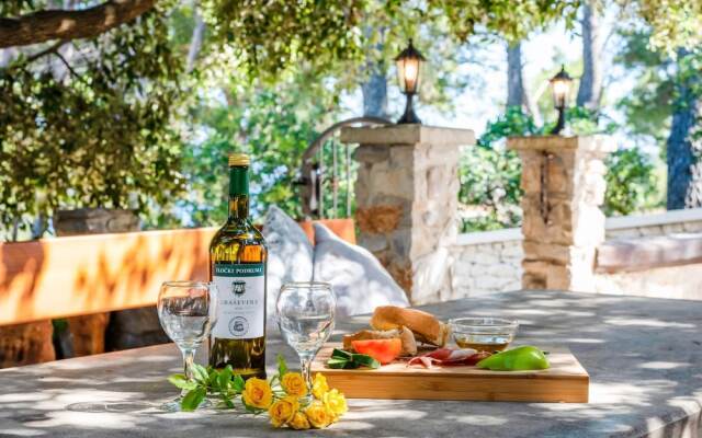 Beautiful Villa in Selca with Private Swimming Pool