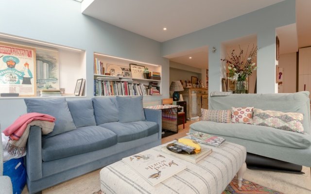 Stunning Flat In West London With A Garden