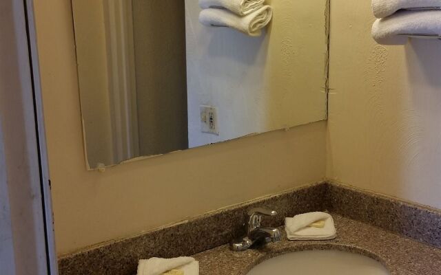 Skylark Motel