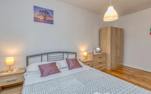 Child Friendly Rural House Jeka