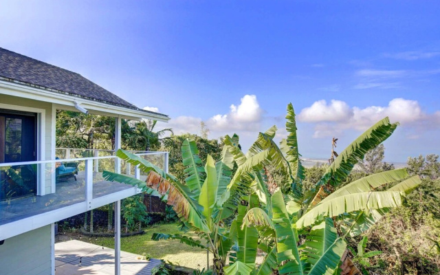 Kailua-kona House w/ Balcony & Ocean Views!