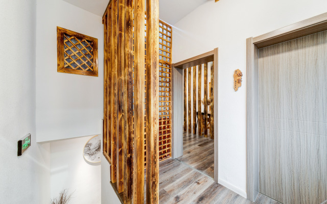 Floral Hotel · Yueshan residence hotel (Huashan tourist center)