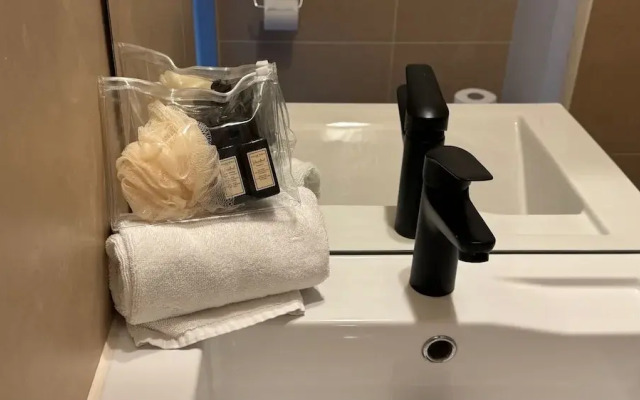 Huswell - Beachfront Apartment With sea View