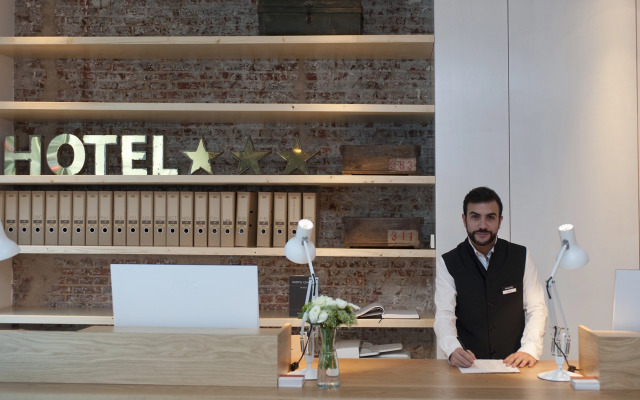 9hotel Central