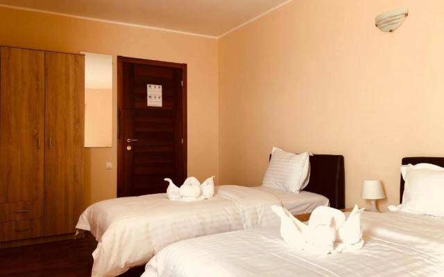 Monte Carlo Palace Rooms