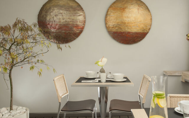 Daphne Luxury Suites