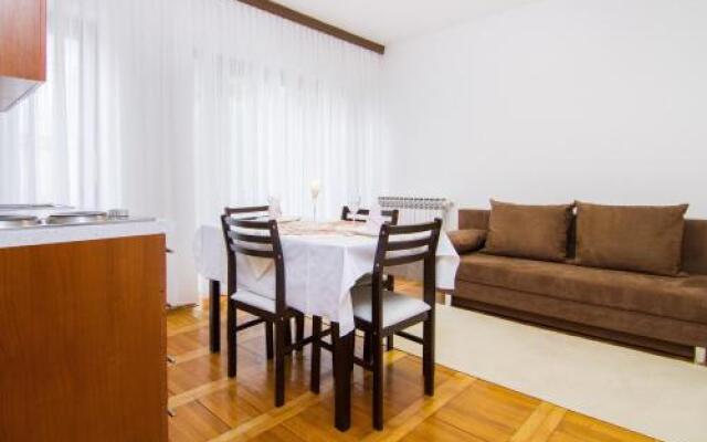 Guest House Anina Kuća