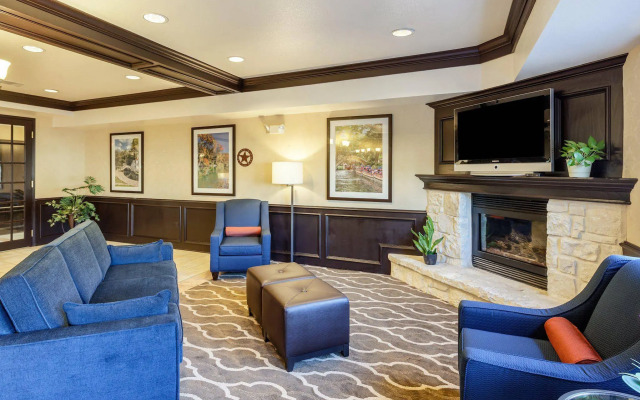 Comfort Inn & Suites Texas Hill Country