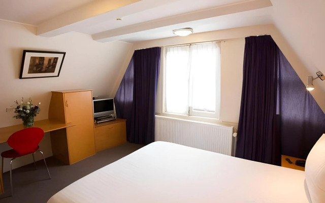 Quentin Hotel Golden Bear