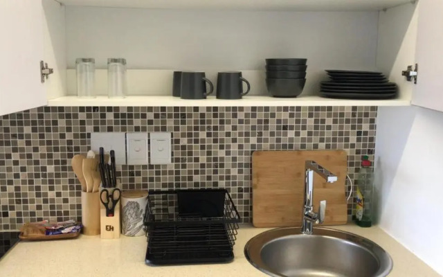 Urban Awe Apartment: iTowers 21st Floor