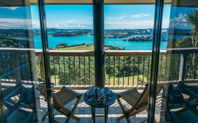 Te Whau Lodge