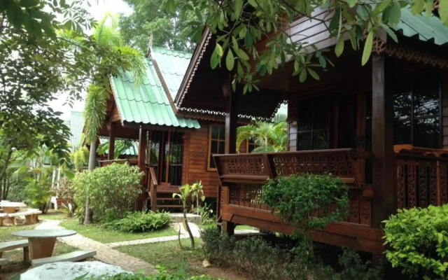 Baan Ing Khao Resort