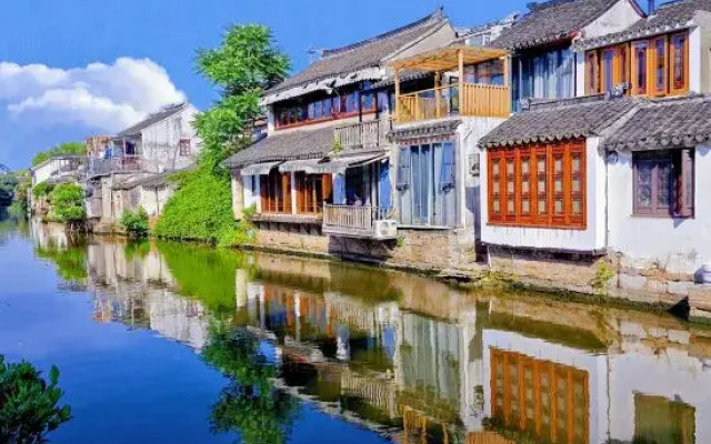 Lanyun Courtyard  Riverview Inn