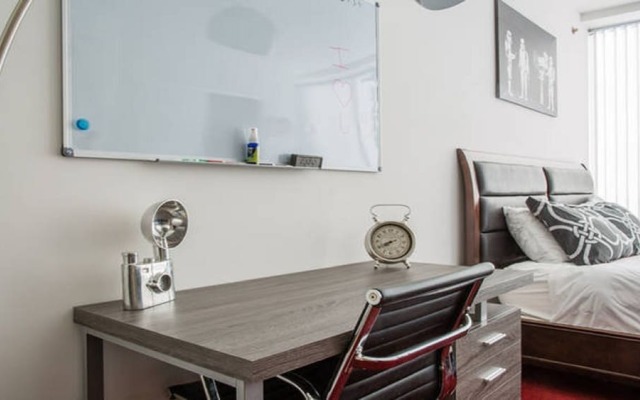 Modern La 2 Bedroom Luxury Suites