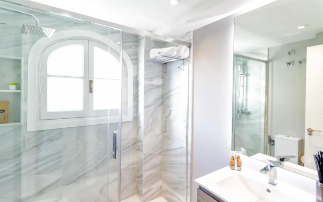 Iris Tropical Garden Banús Suite Apartment