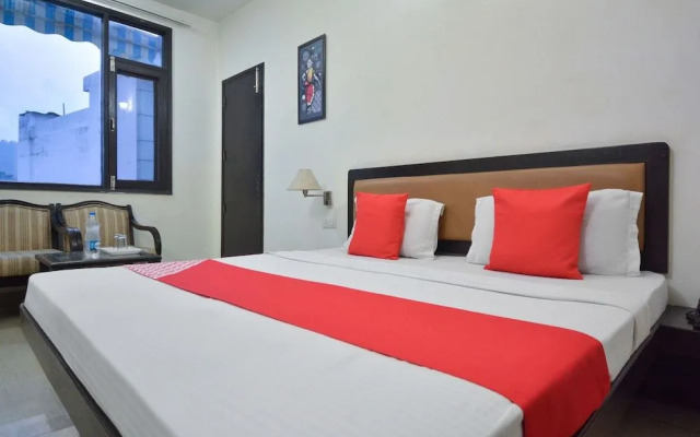 Oyo 32424 Hotel Lavanya