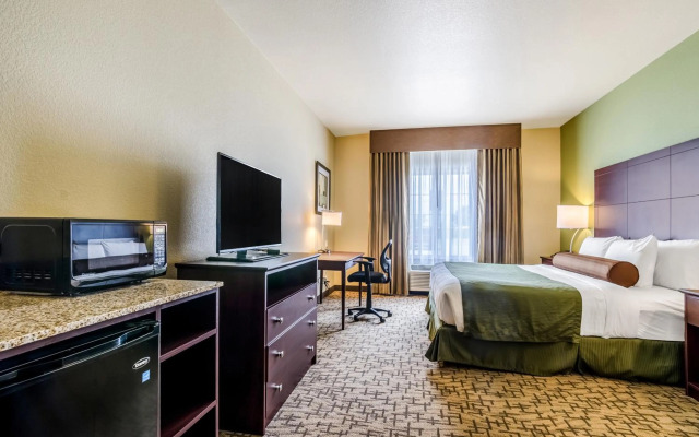 Cobblestone Hotel & Suites - McCook