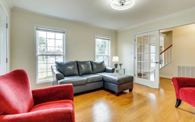 Walk to Dtwn & Campus! Spacious Hampton Home