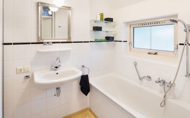 Romantic Villa With a Dishwasher, Near a National Park