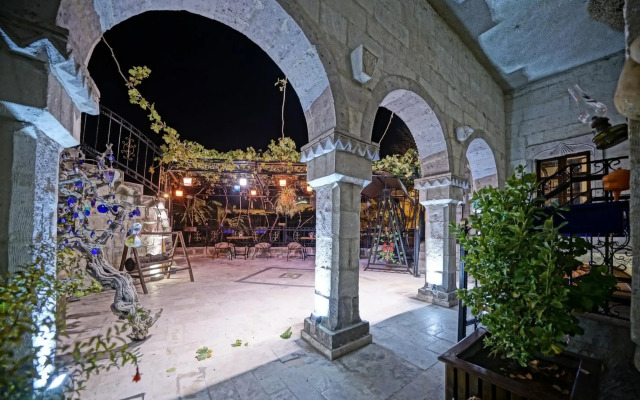 Maccan Cave Hotel
