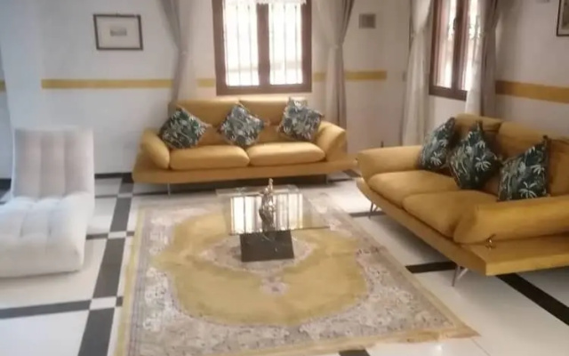 Maison Blanche Biteng