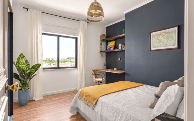 Altido Superb Flat W/Ocean View