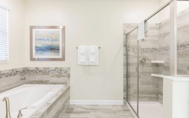 ChampionsGate 8BR Pool Home wTheater