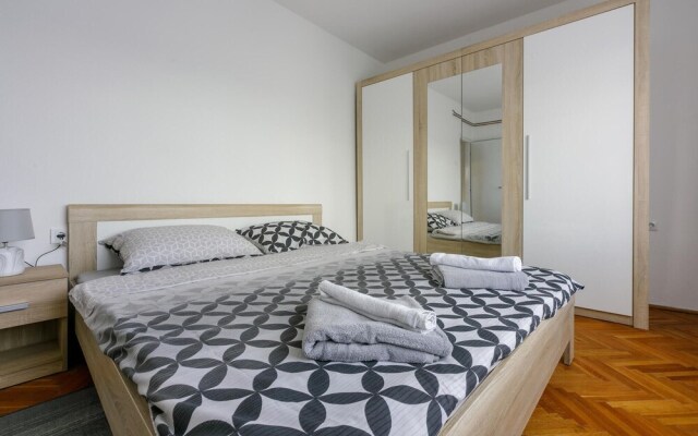 Amazing Apartment in Crikvenica With Wifi and 3 Bedrooms