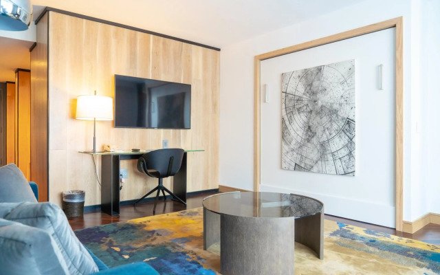 The Windsor Suites