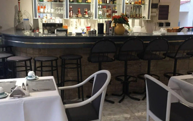 Alkyonides Hotel