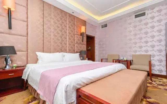 Donghua Hotel Bazhong