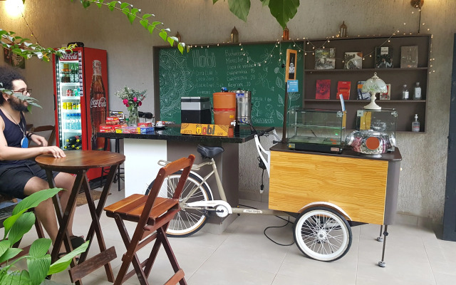 Hobi Hostel Bar & Lounge