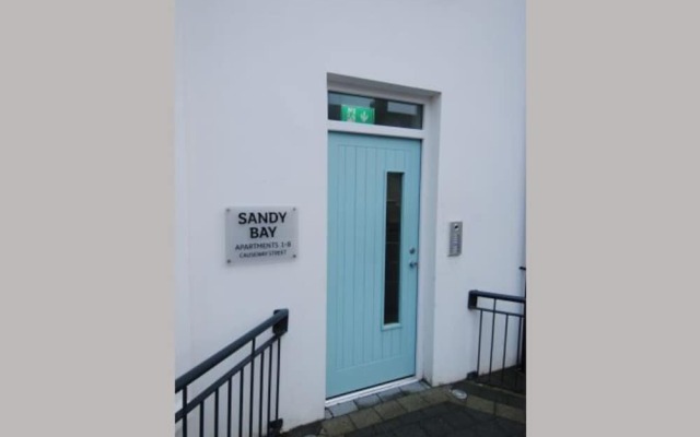 No2 Sandy Bay , Luxury Beachfront Apartment