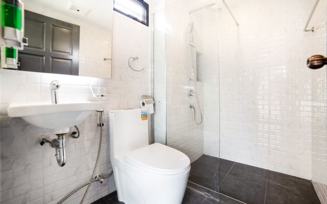 Capital O 445 Ongkara