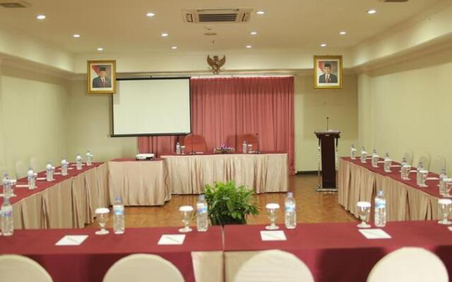 Weta International Hotel Surabaya