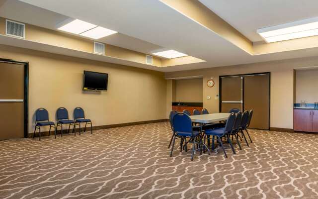 Comfort Inn & Suites Galt - Lodi North